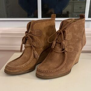 Lucky Brand Tan Suede Lace-Up Wedge Boots